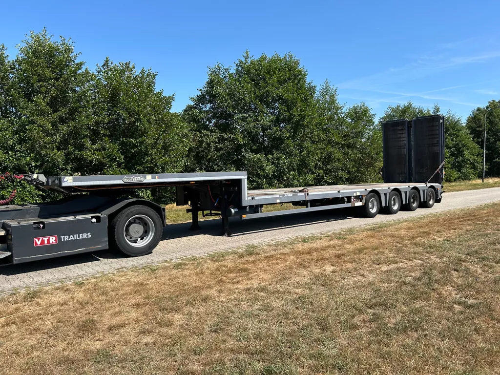 Nooteboom MCO-58-04 HEAVY LOAD TRAILER 58.000 kg | HYDROLIC RAMPS | STEERING